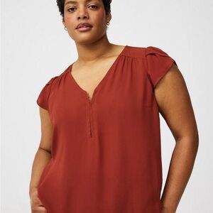 Torrid Harper georgette hookeye tulip sleeve blouse